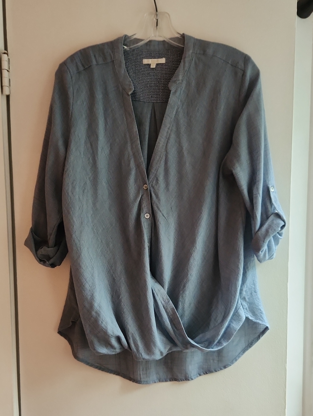Lightweight V Neck Buttondown